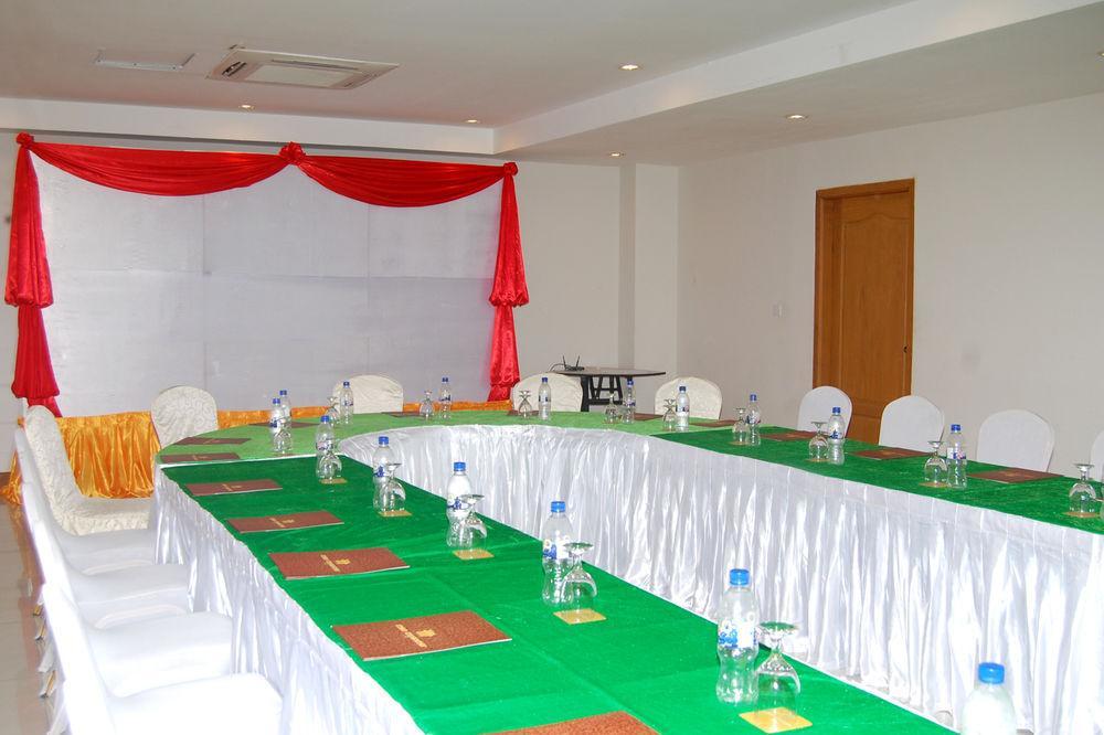 Man Myanmar Hotel Naypyidaw Kültér fotó
