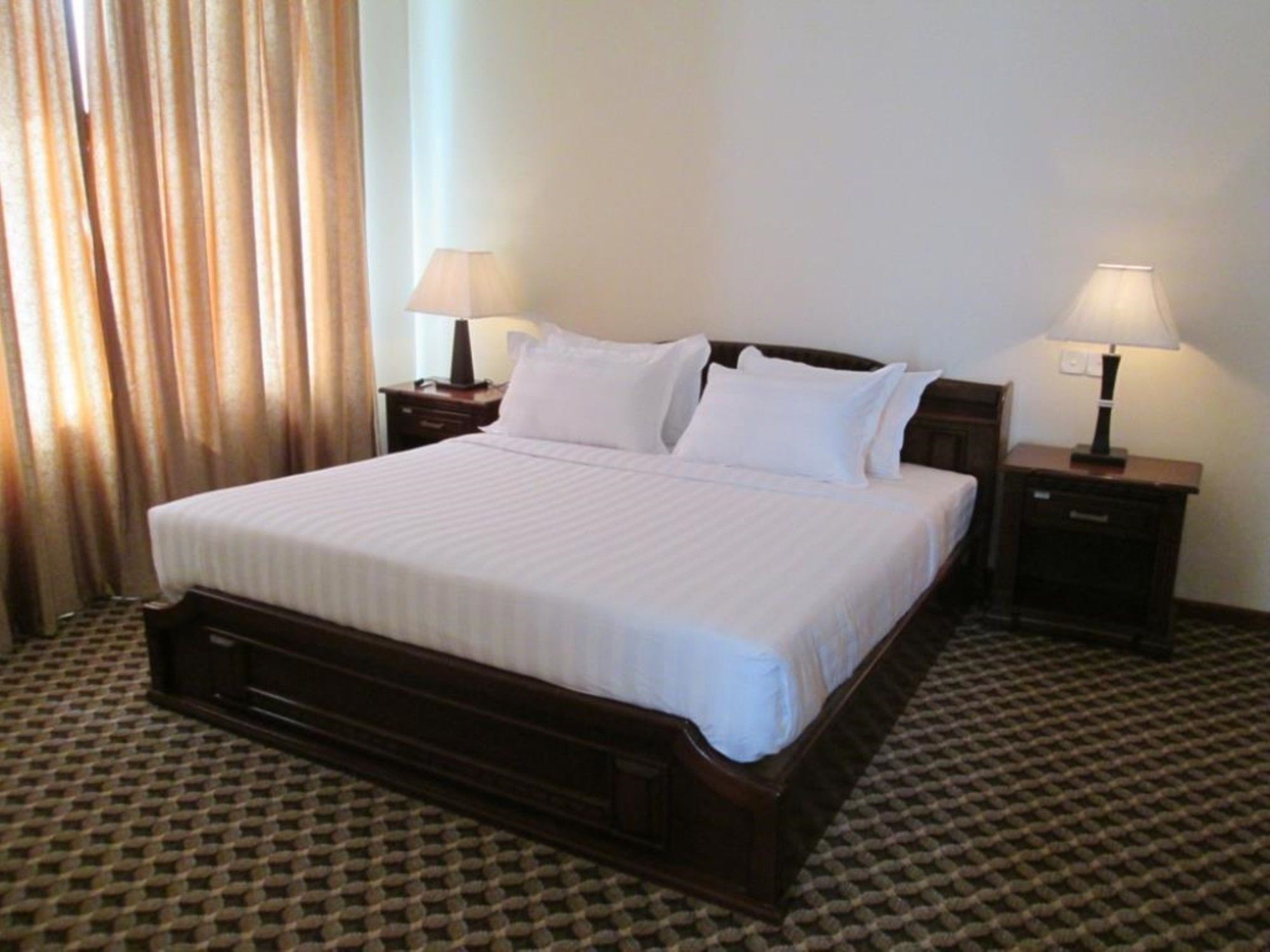Man Myanmar Hotel Naypyidaw Kültér fotó