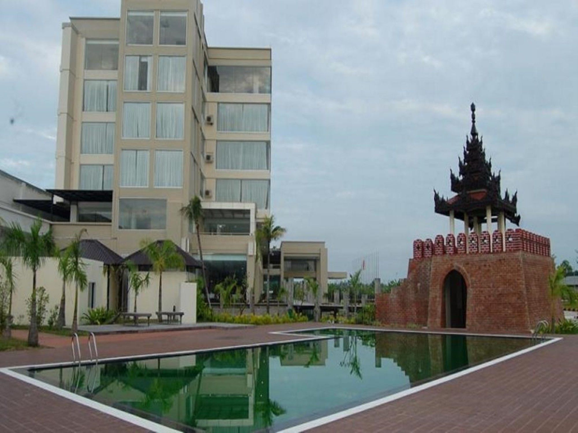 Man Myanmar Hotel Naypyidaw Kültér fotó